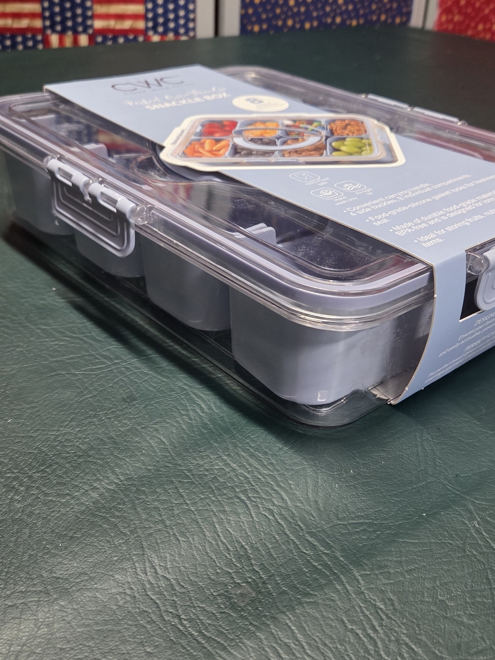 **Nwt- Perfect On-The-Go Snackle Box - Clear 8-Compartment** - Picture 6 of 8